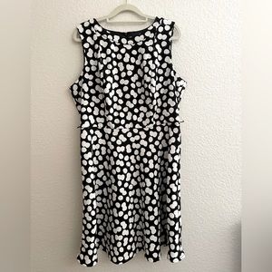 🟢bundle and save: 3 for 20 items designated by 🟢black white dress